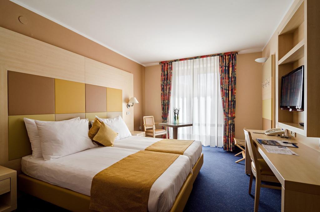 Hotel Delfin Izola Room photo